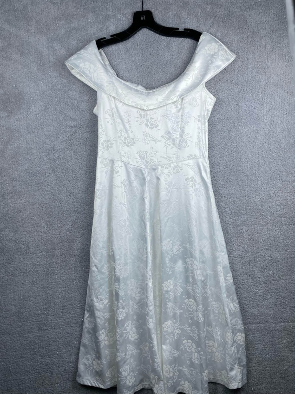 Off-Shoulder White Floral Jacquard A-Line Dress